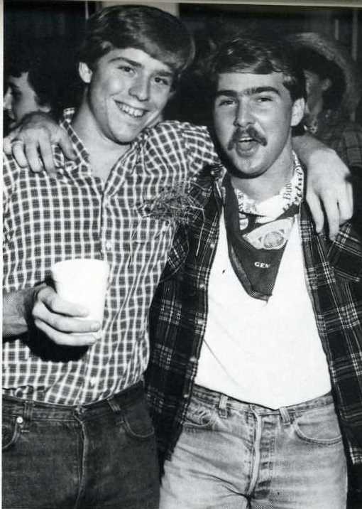 Me llamo Unibrow Pseudo-Fu Manchu.