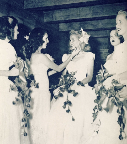 See? Even my jawline is pretty. 